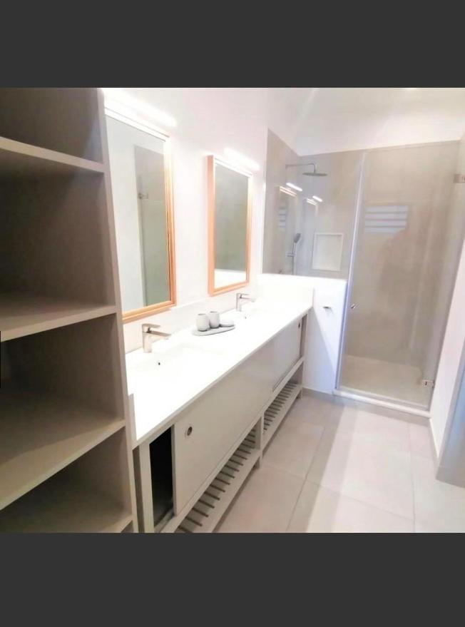 Eastern Blue Beachfront Luxury Apartment Poste Lafayette 외부 사진